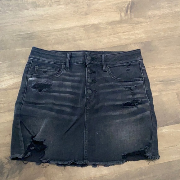 American Eagle denim skirt. Stretchy and comfortable. - Picture 1 of 3
